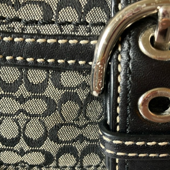 Coach: Black & Gray Signature Wristlet/Clutch- Silver Tone - Picture 10 of 14